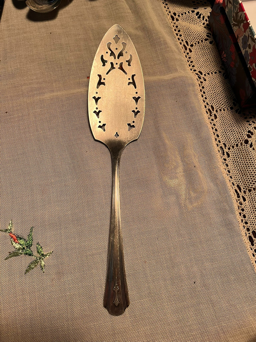 Vintage silver-plated cake spatula