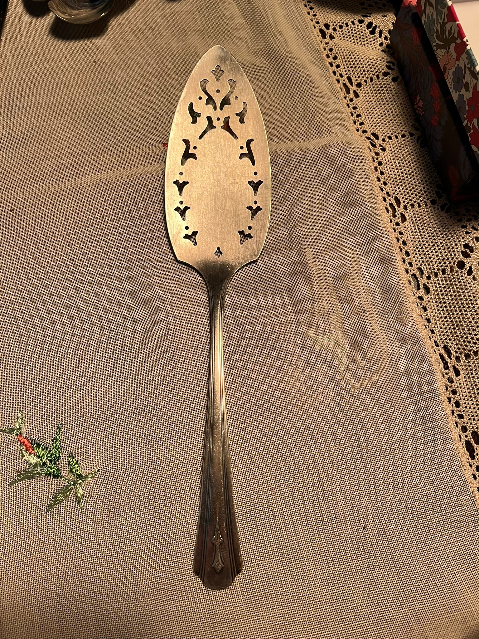 Vintage silver-plated cake spatula