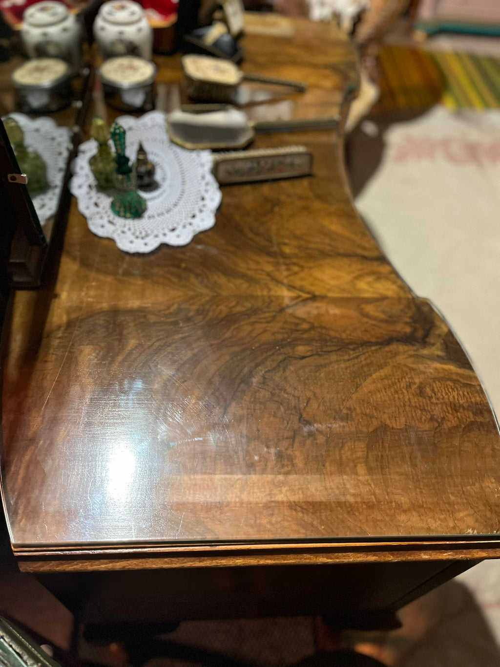 Antique walnut veneer dressing table with mirror