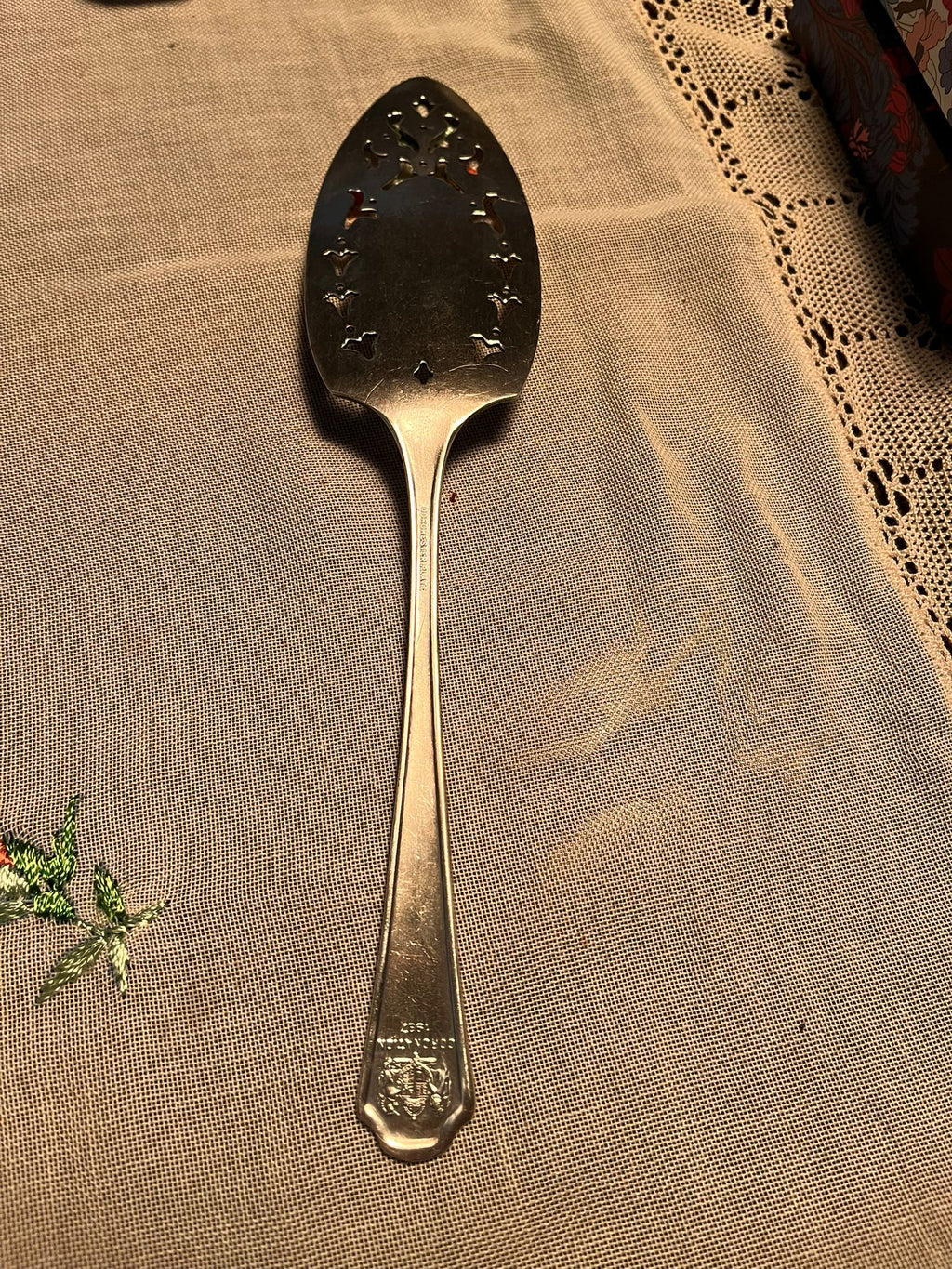 Vintage silver-plated cake spatula