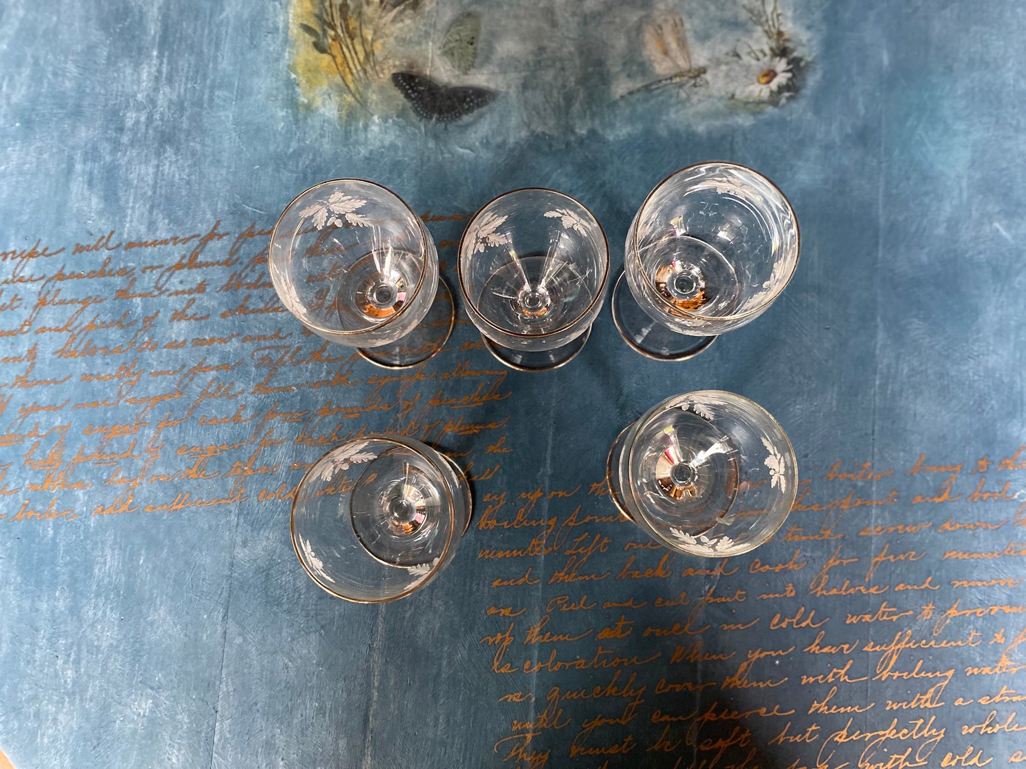 Vintage engraved wine liqueur glasses (5 pcs)