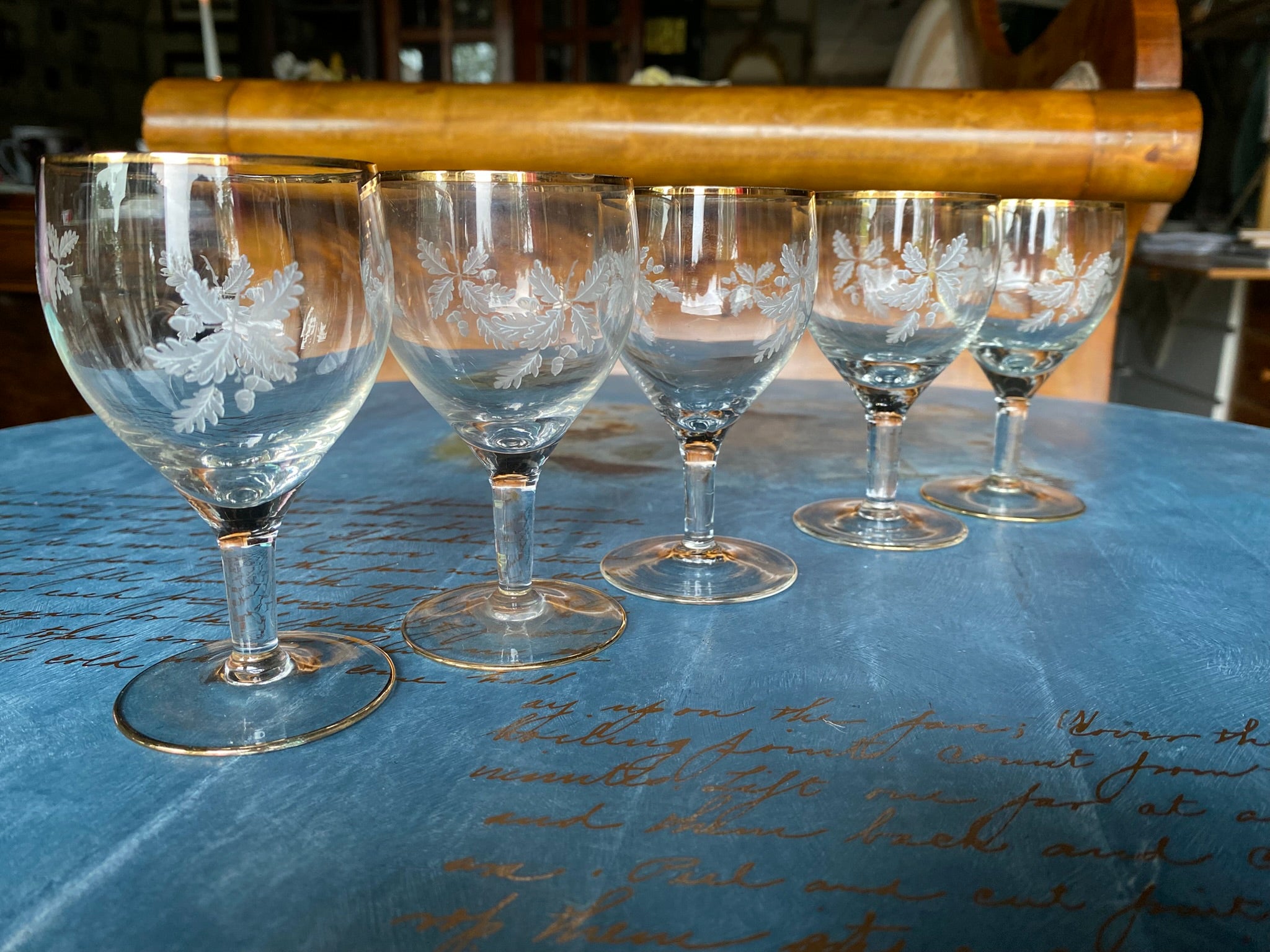 Vintage engraved wine liqueur glasses (5 pcs)
