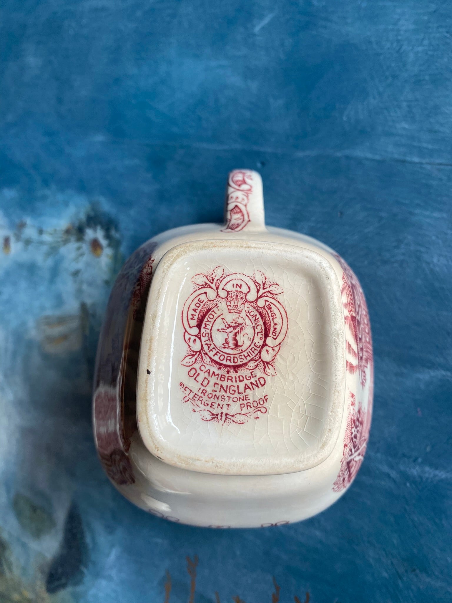 Винтажный чайный сервиз Staffordshire “Cambridge Old England” с красным узором.