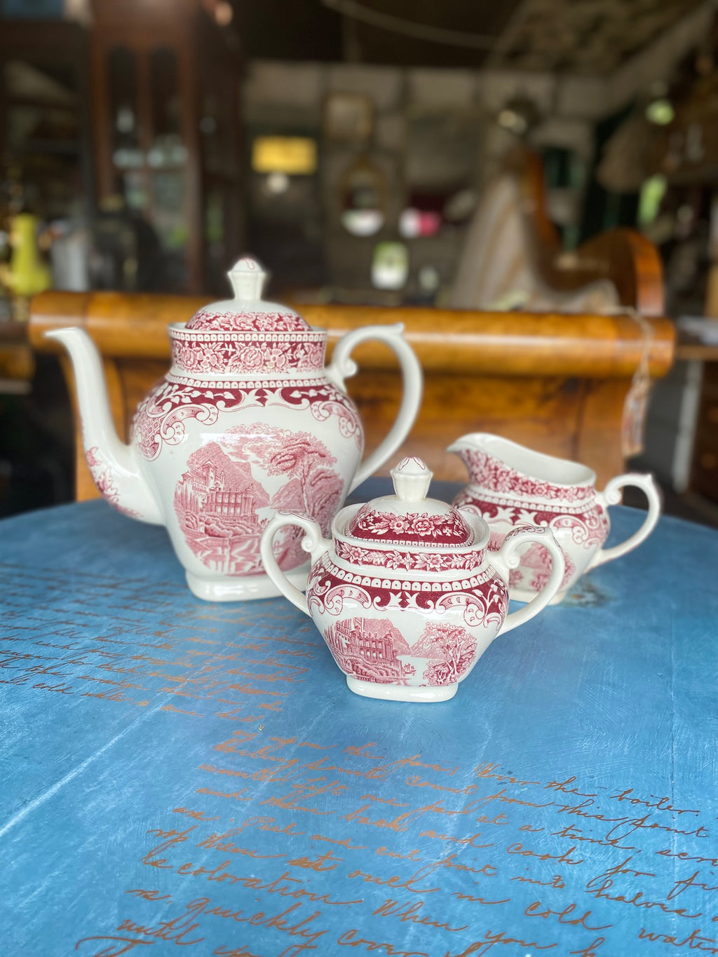 Винтажный чайный сервиз Staffordshire “Cambridge Old England” с красным узором.