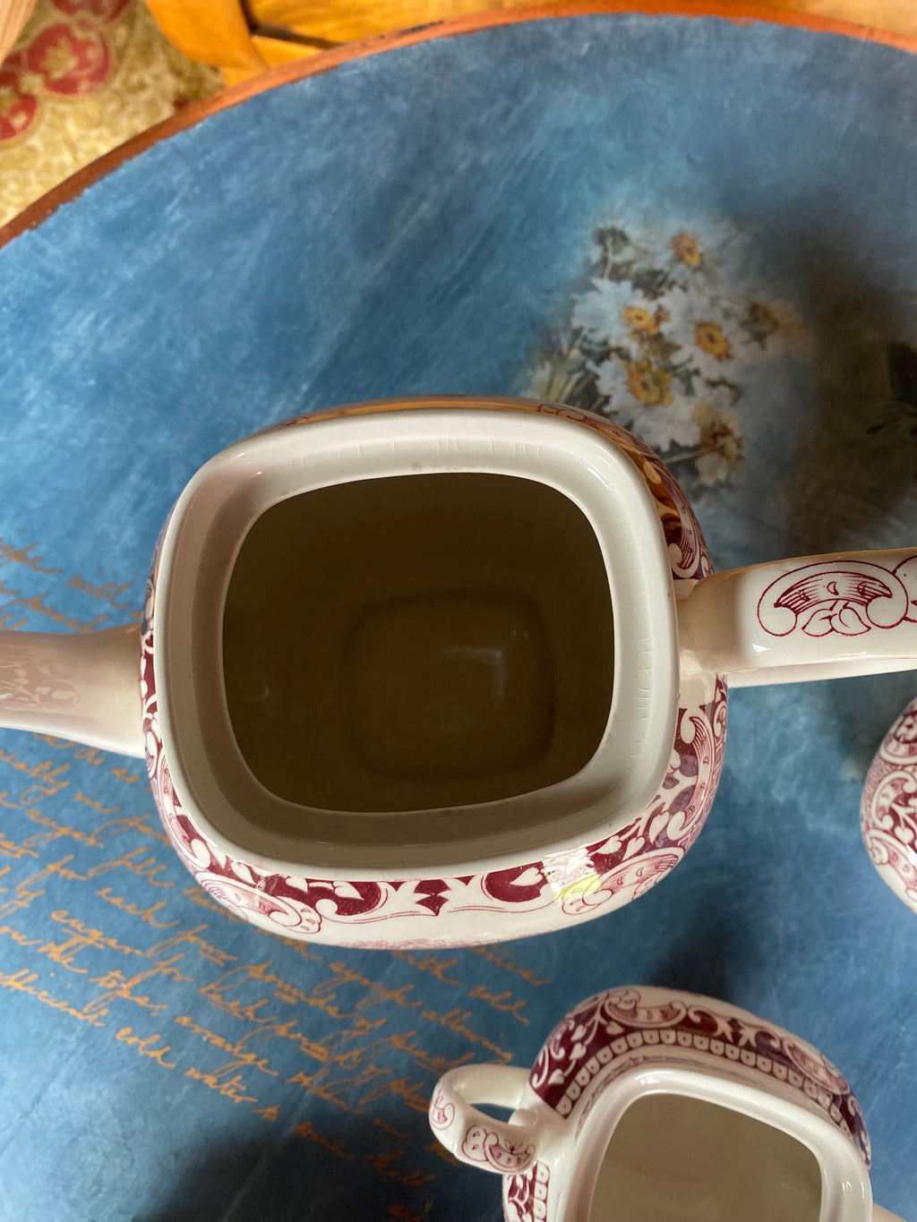 Винтажный чайный сервиз Staffordshire “Cambridge Old England” с красным узором.