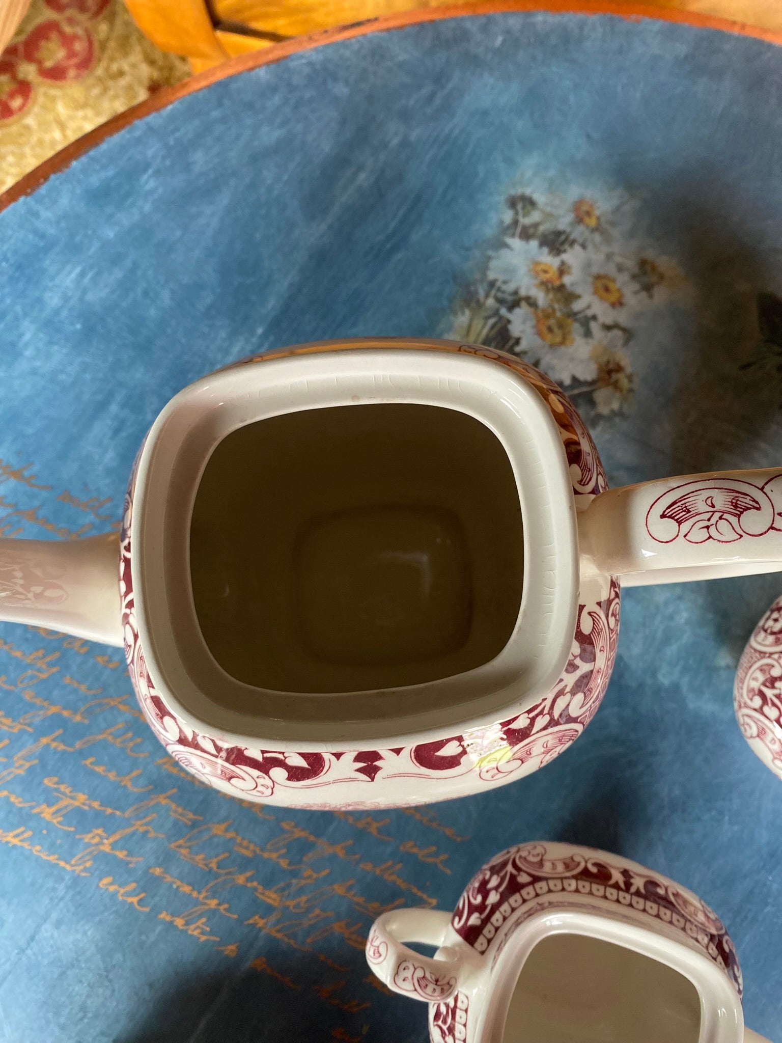 Винтажный чайный сервиз Staffordshire “Cambridge Old England” с красным узором.