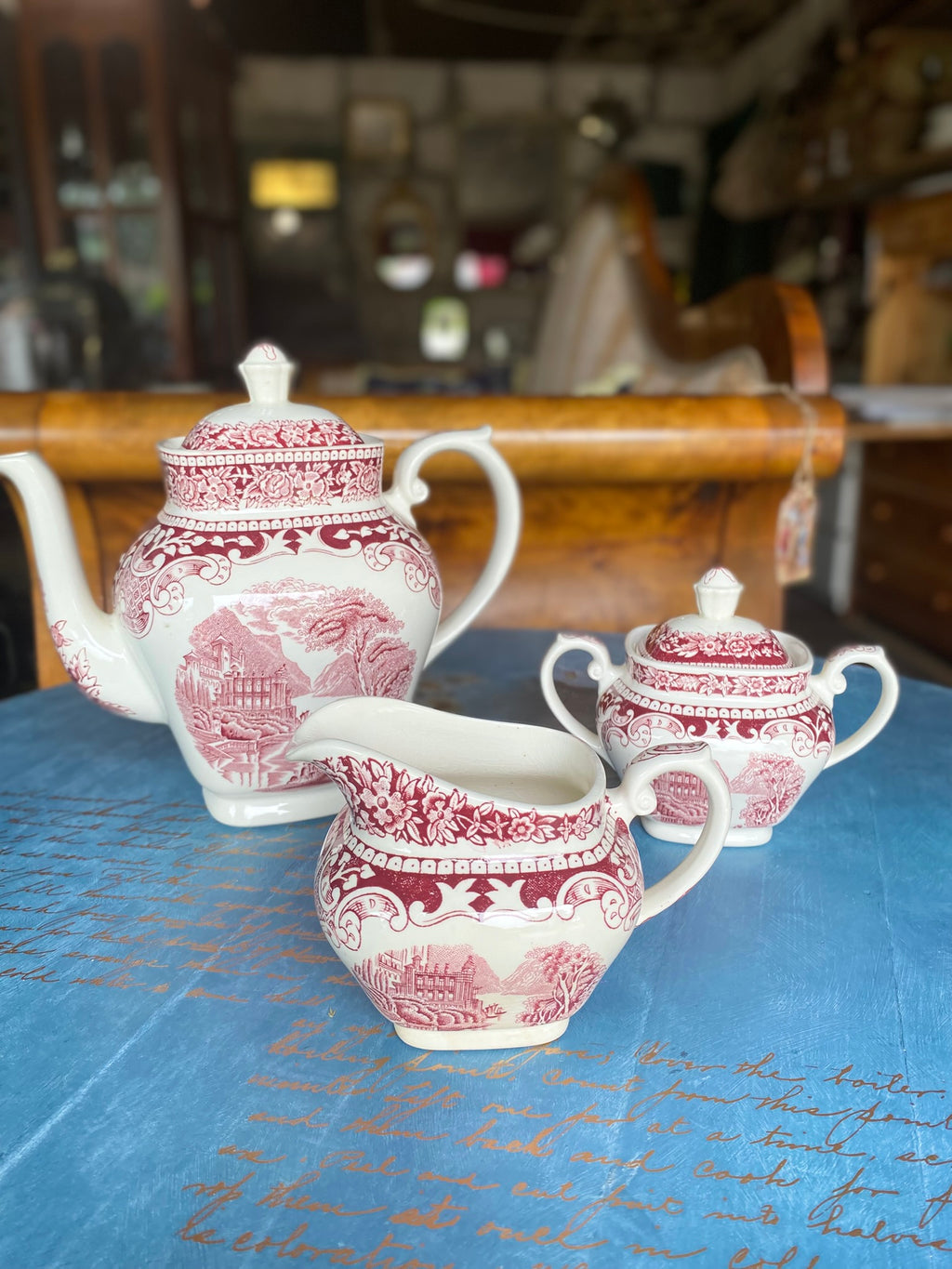 Винтажный чайный сервиз Staffordshire “Cambridge Old England” с красным узором.