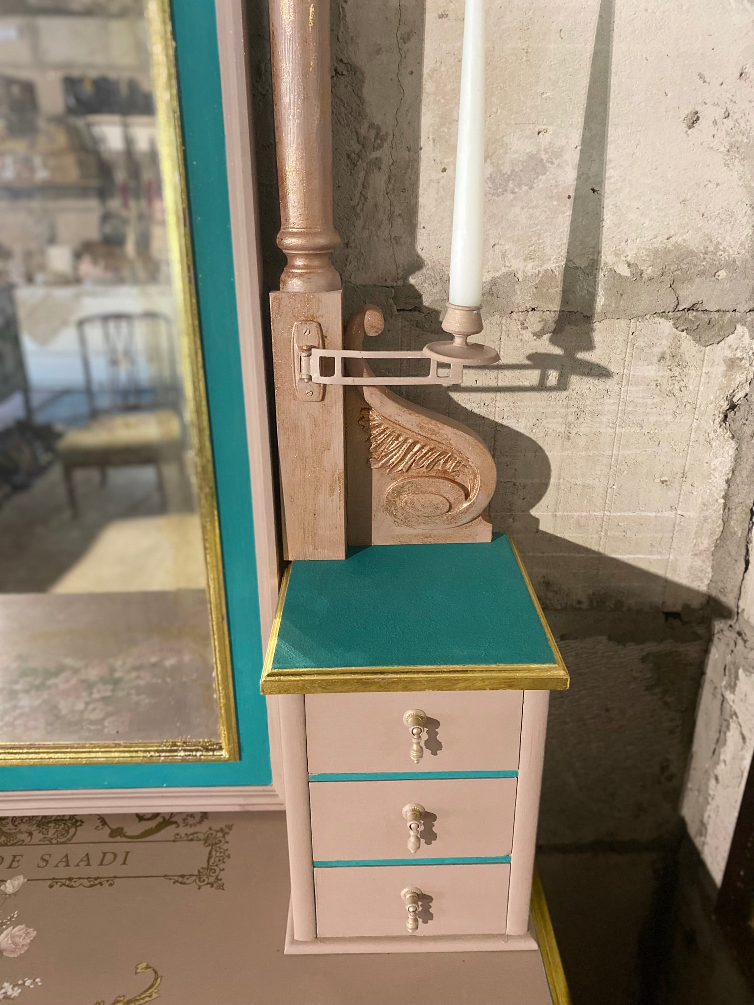 Romantic French style mirror table – "Les Roses de Saadi"