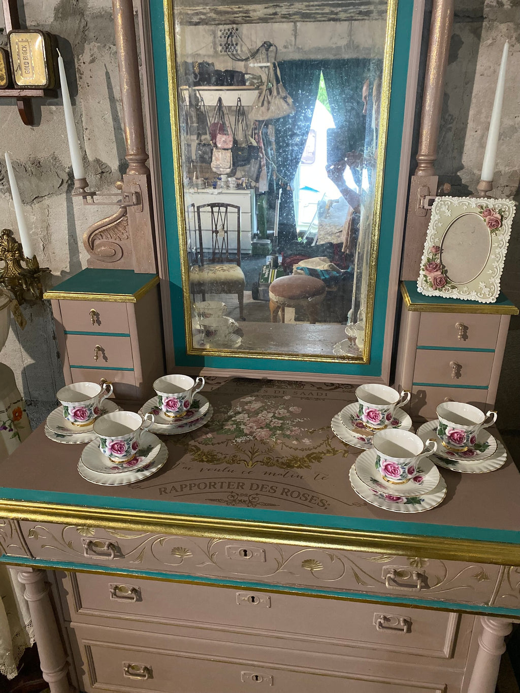 Romantic French style mirror table – "Les Roses de Saadi"
