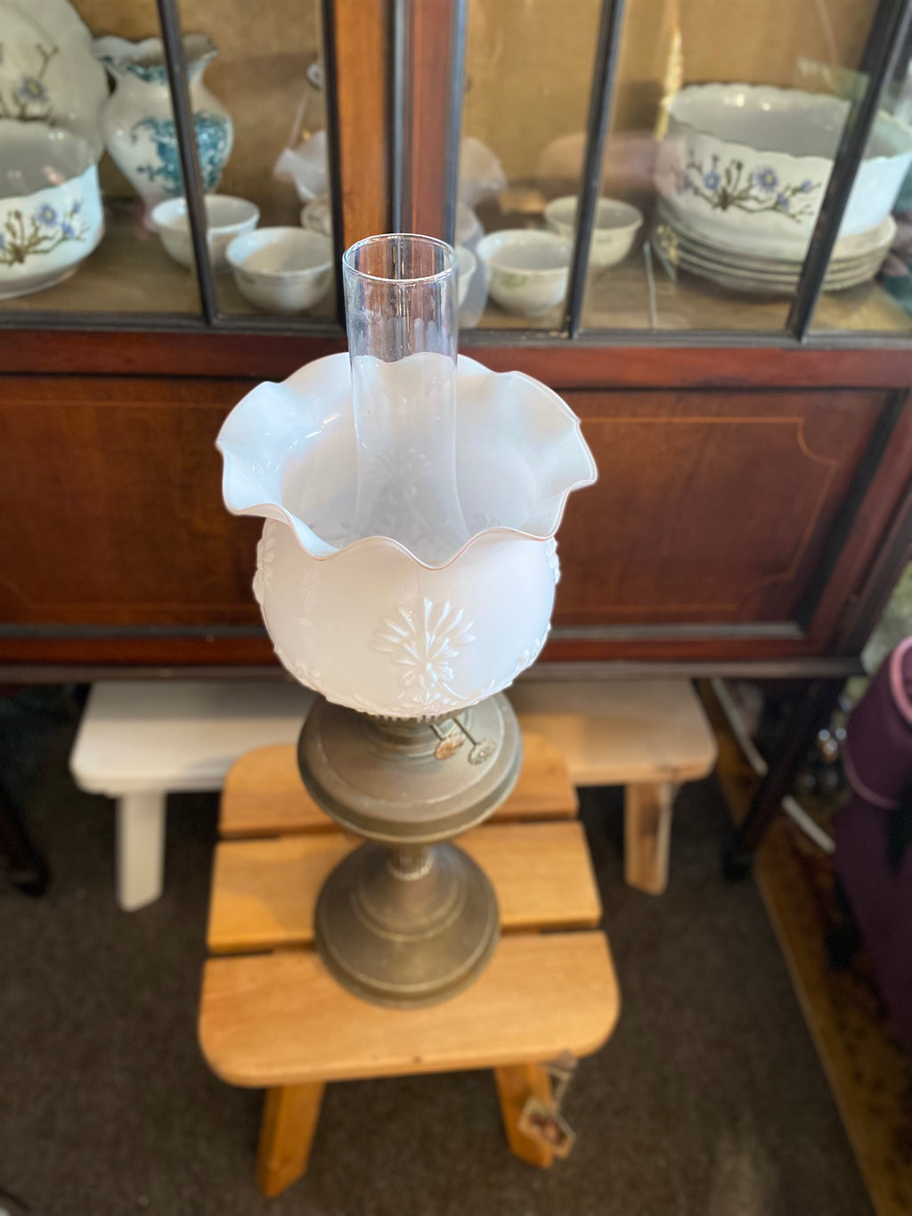 Elegant antique oil lamp - with light pink glass dome
