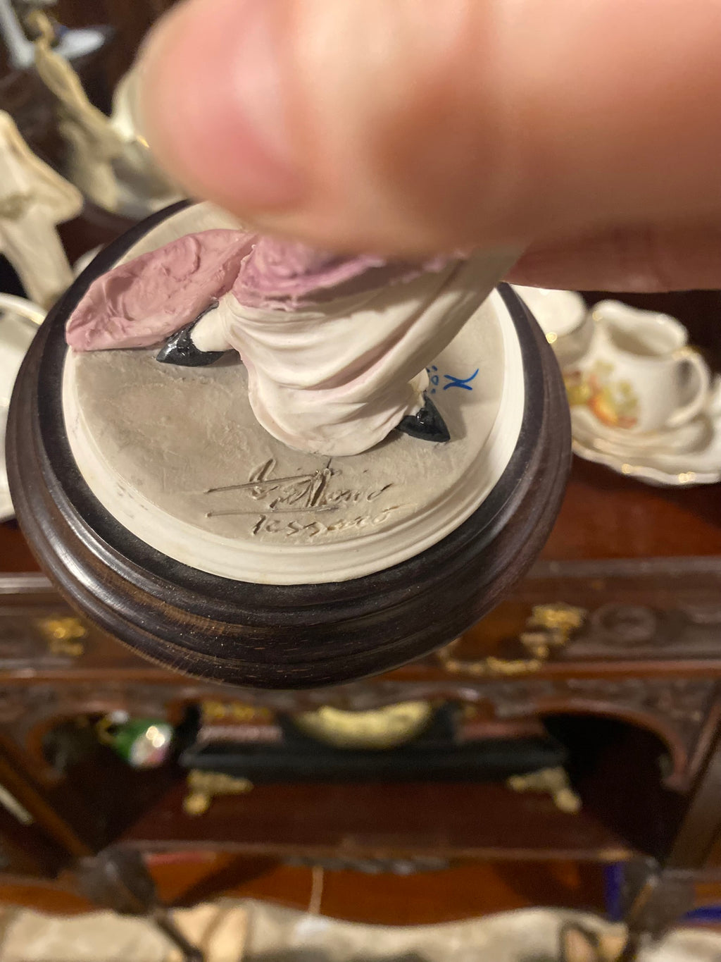 Italian porcelain figurine – by Vittorio Tessaro