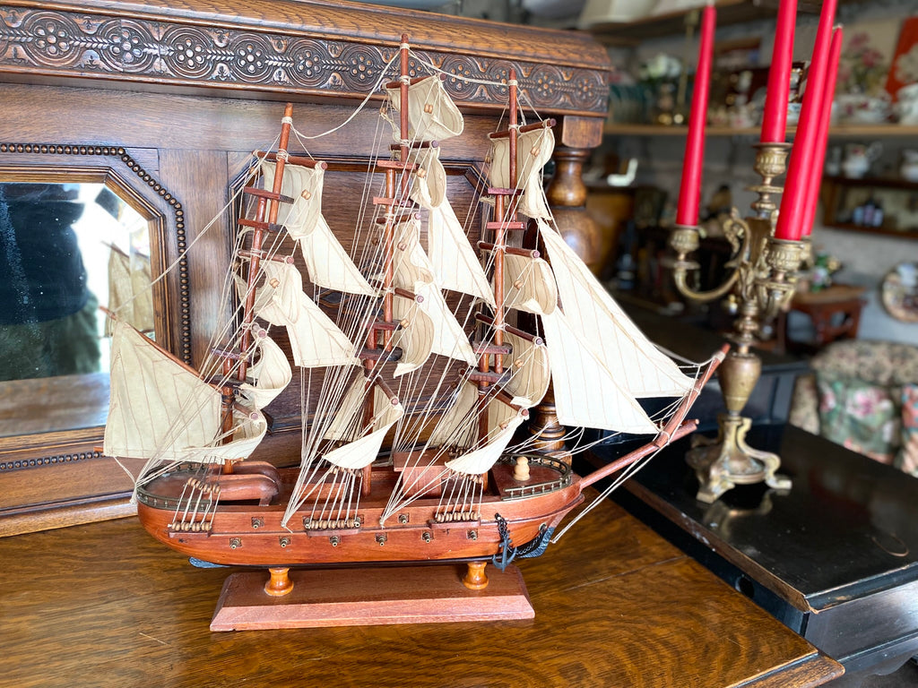 Vintage “Mayflower” purjelaeva mudel