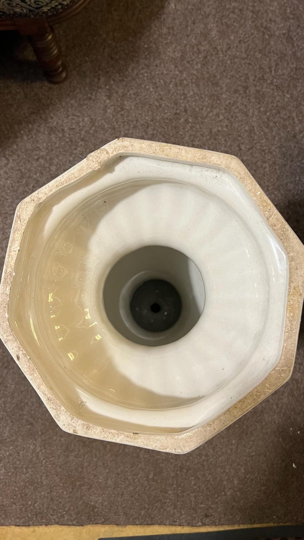 Vintage ceramic pedestal – hand-painted floral pattern