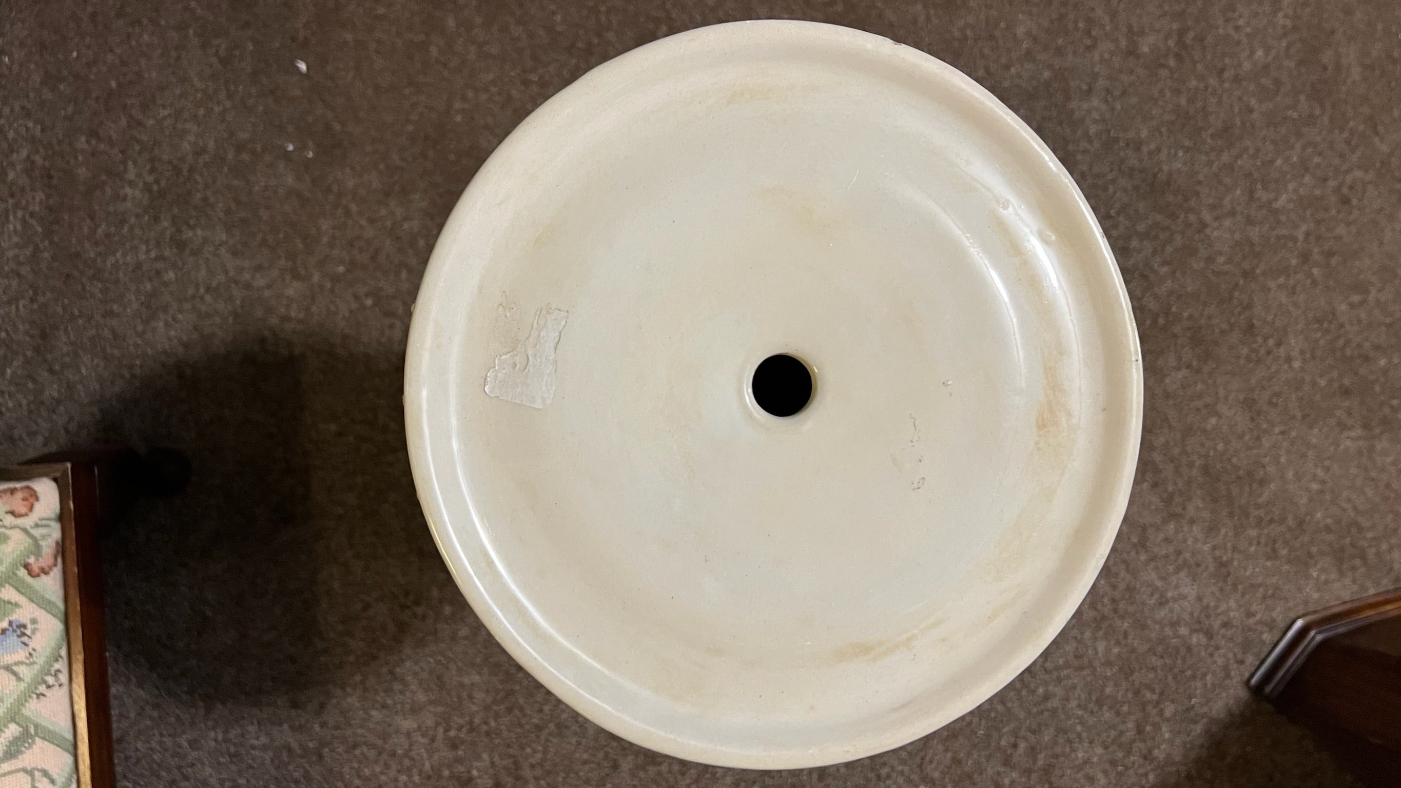 Vintage ceramic pedestal – hand-painted floral pattern