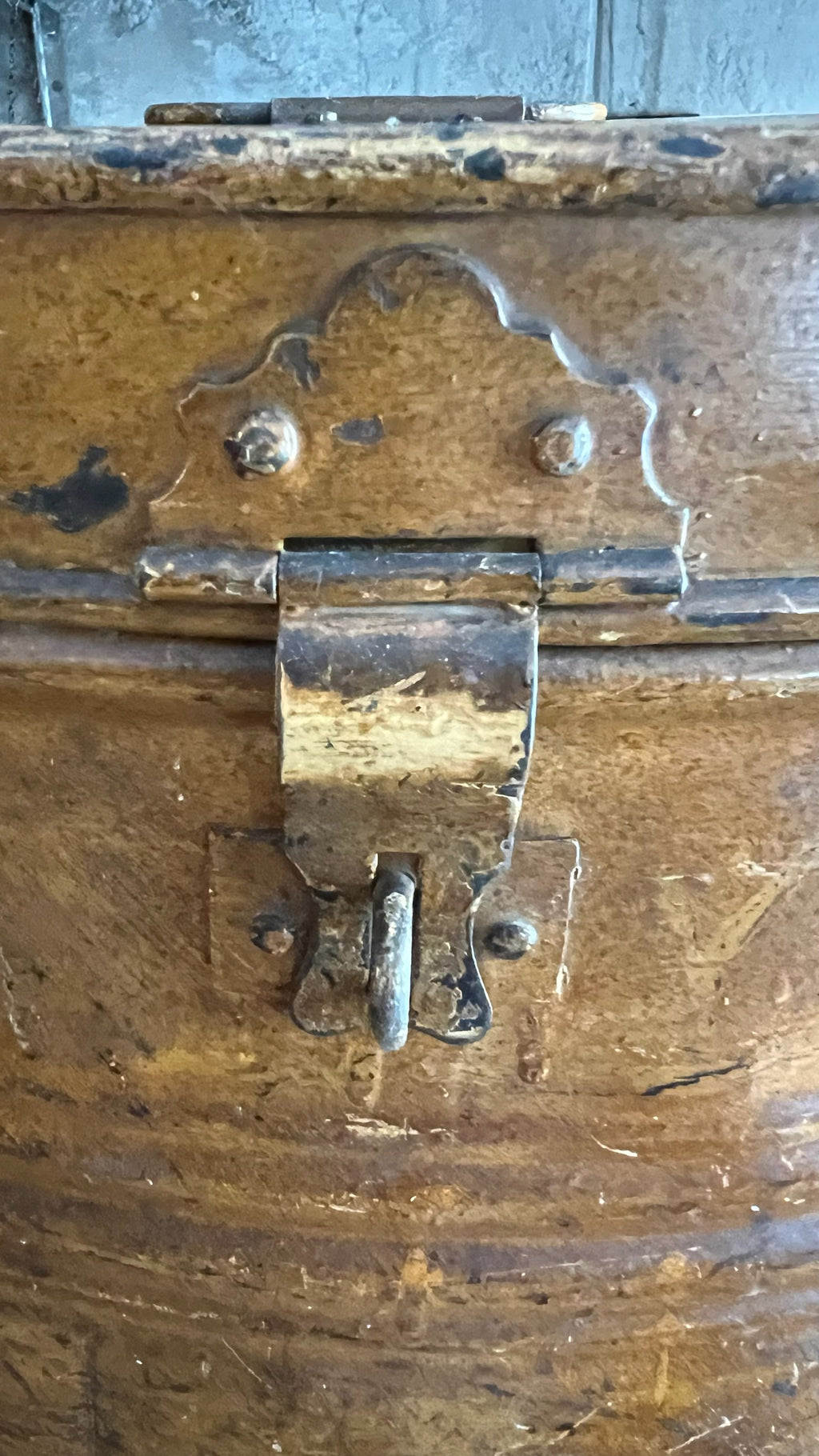 Antique metal hat box/storage box