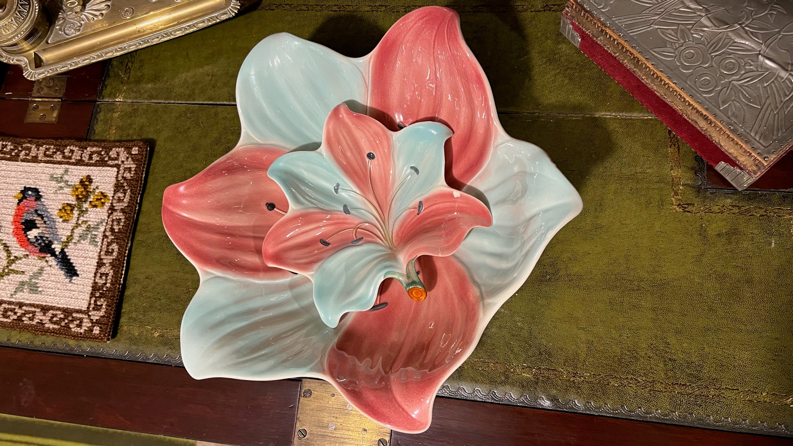 Vintage “Petal” flower-shaped bowls – Shorter & Son Ltd, Staffordshire, England