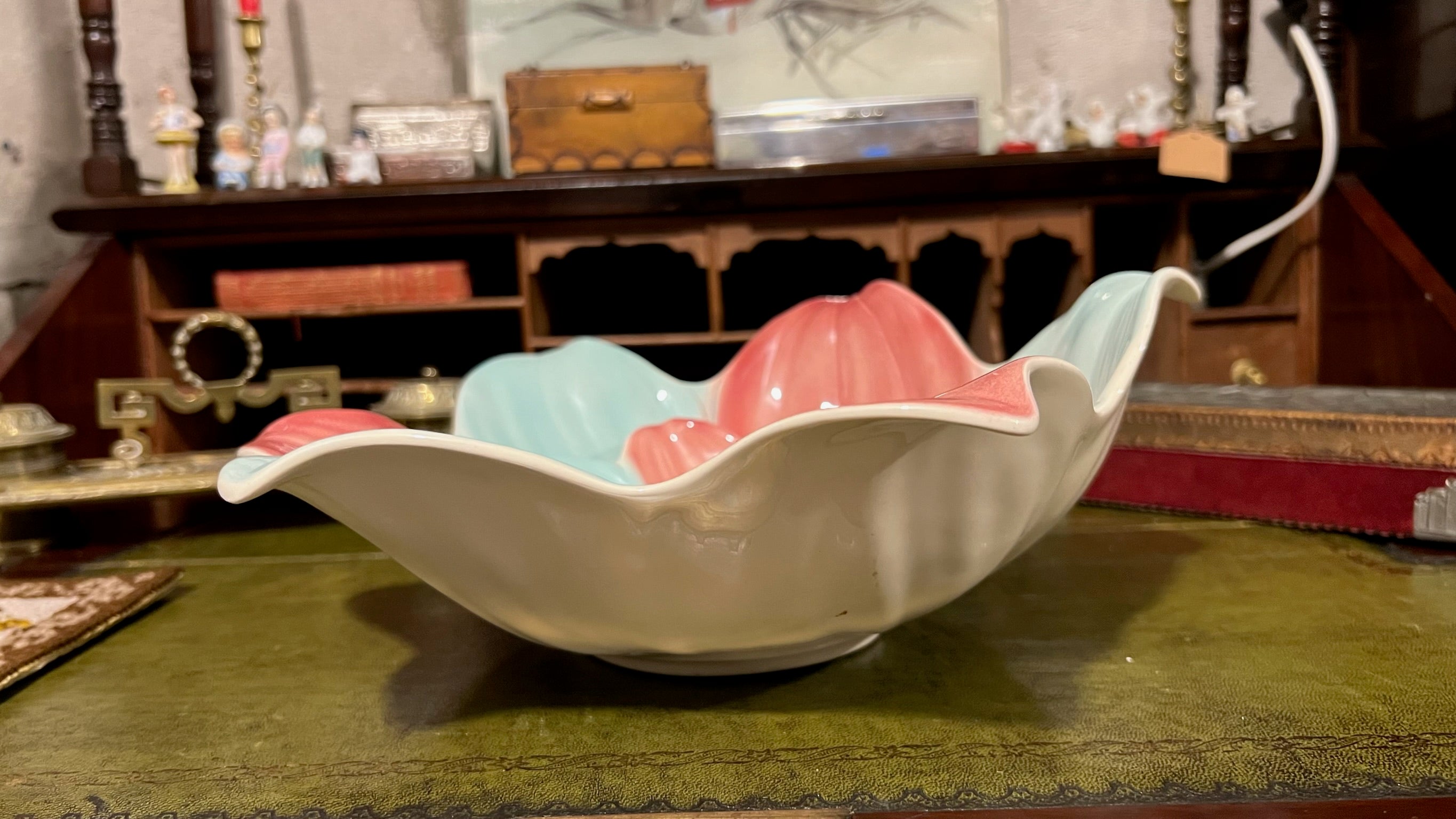 Vintage “Petal” flower-shaped bowls – Shorter & Son Ltd, Staffordshire, England