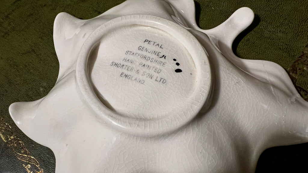 Vintage “Petal” flower-shaped bowls – Shorter & Son Ltd, Staffordshire, England