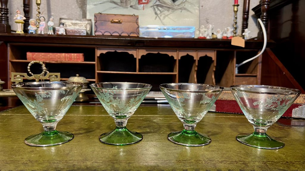Vintage graveeritud dessert-/kokteiliklaasid (4 tk)