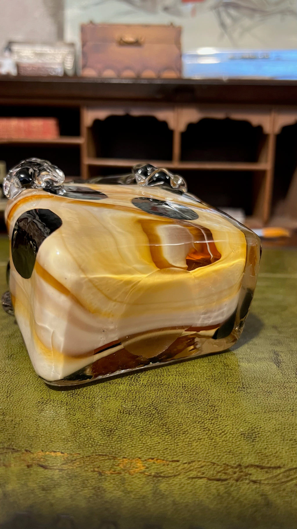 Handmade art glass handbag sculpture (Vincenza Collection)