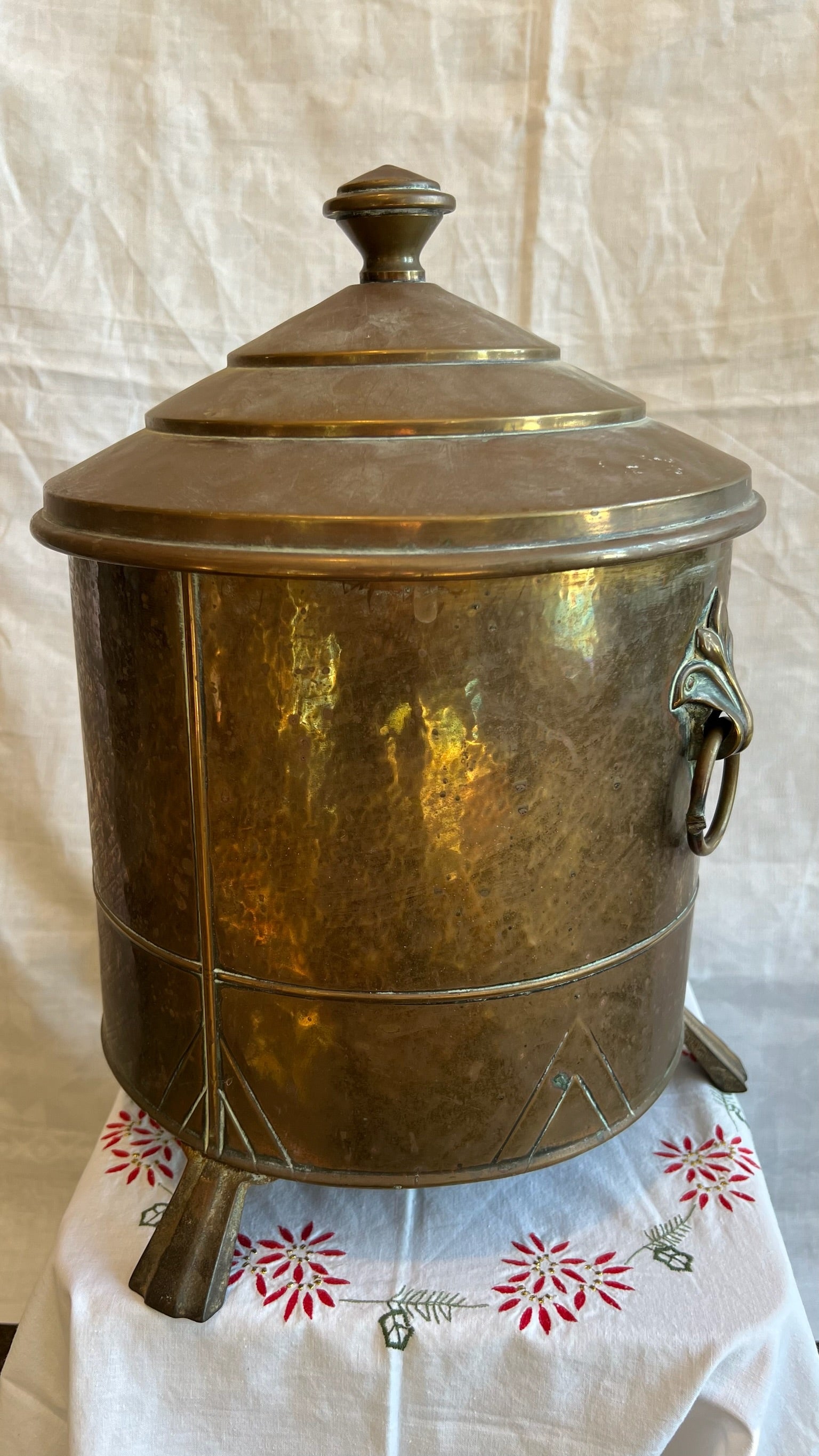 Antique Arts & Crafts copper and brass coal/log box