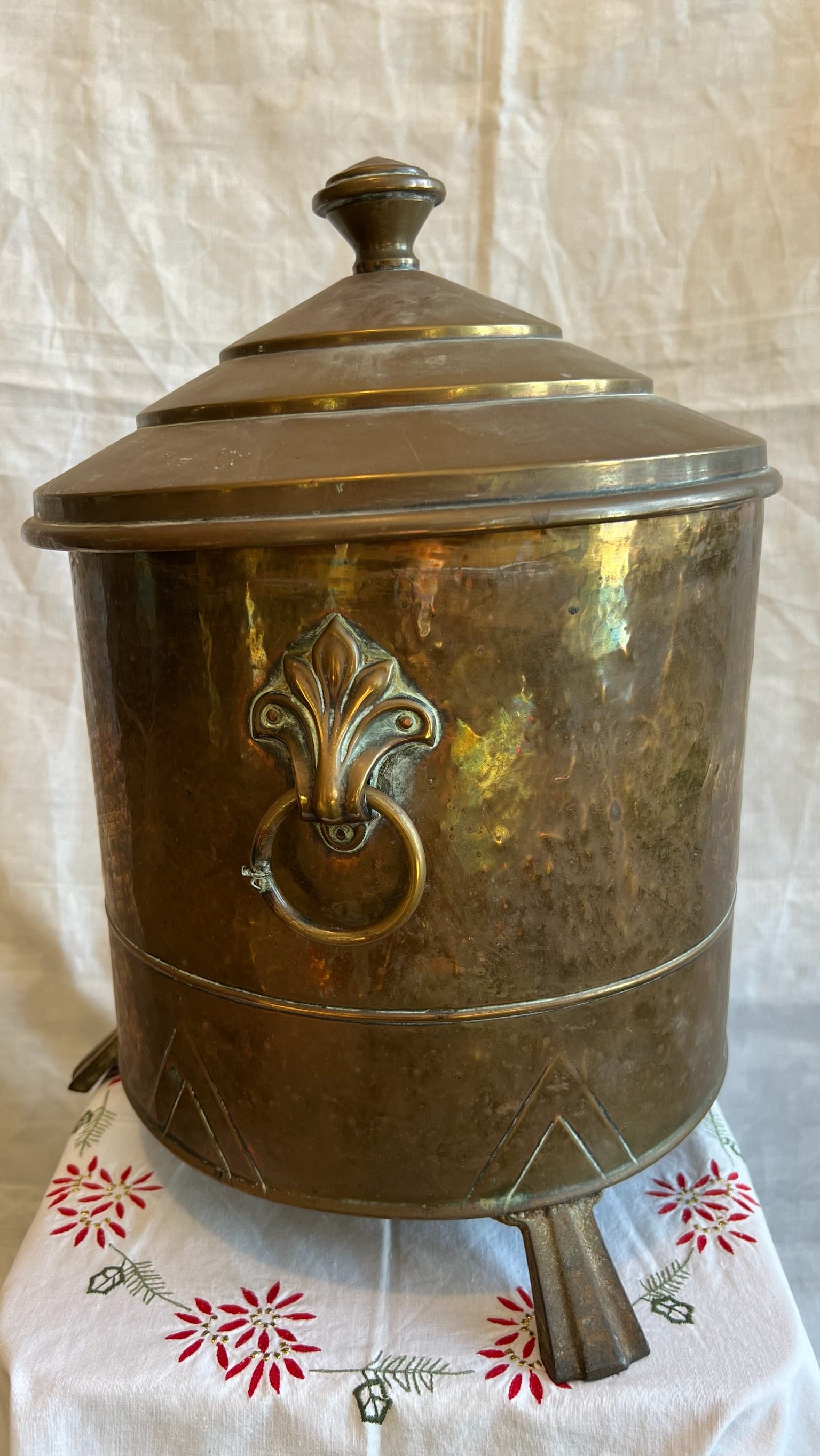 Antique Arts & Crafts copper and brass coal/log box