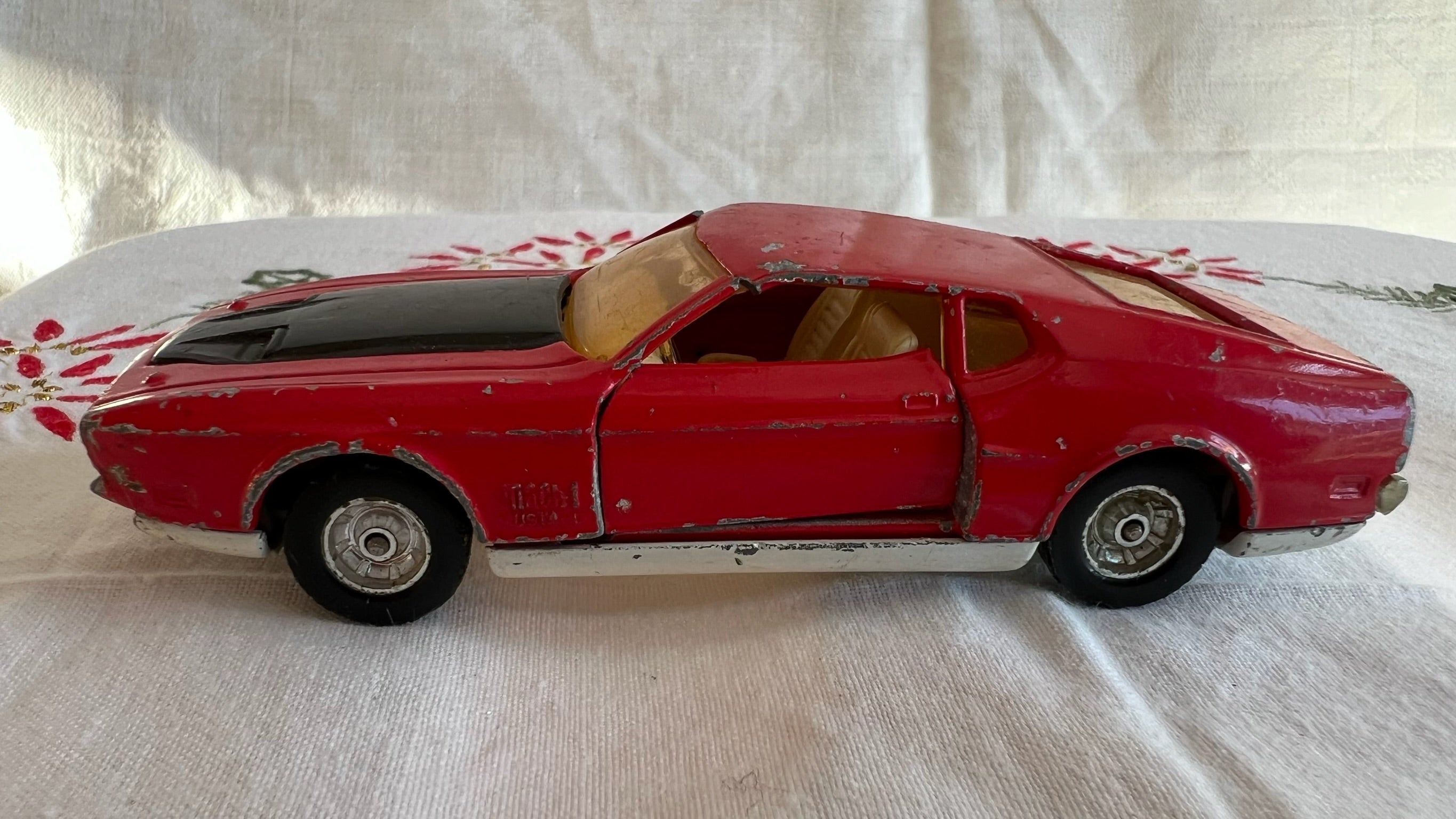 Corgi Toys - Ford Mustang Mach 1 (#328)