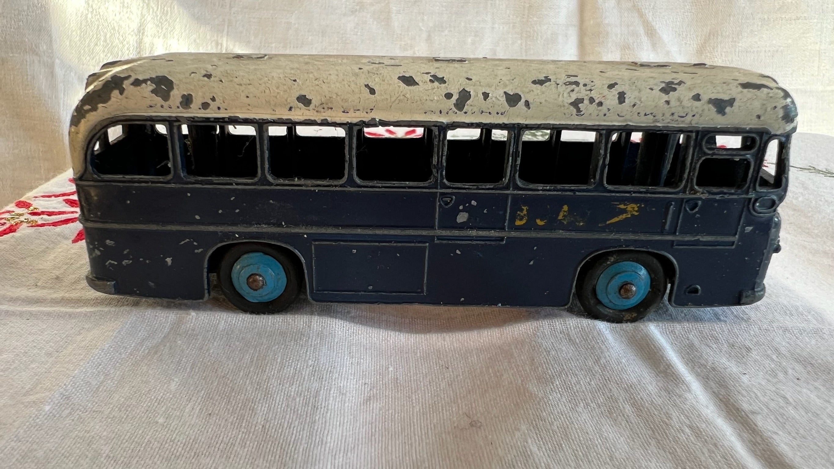 Vintage Dinky Toys No. 281 “Luxury Coach” (1954-1960)