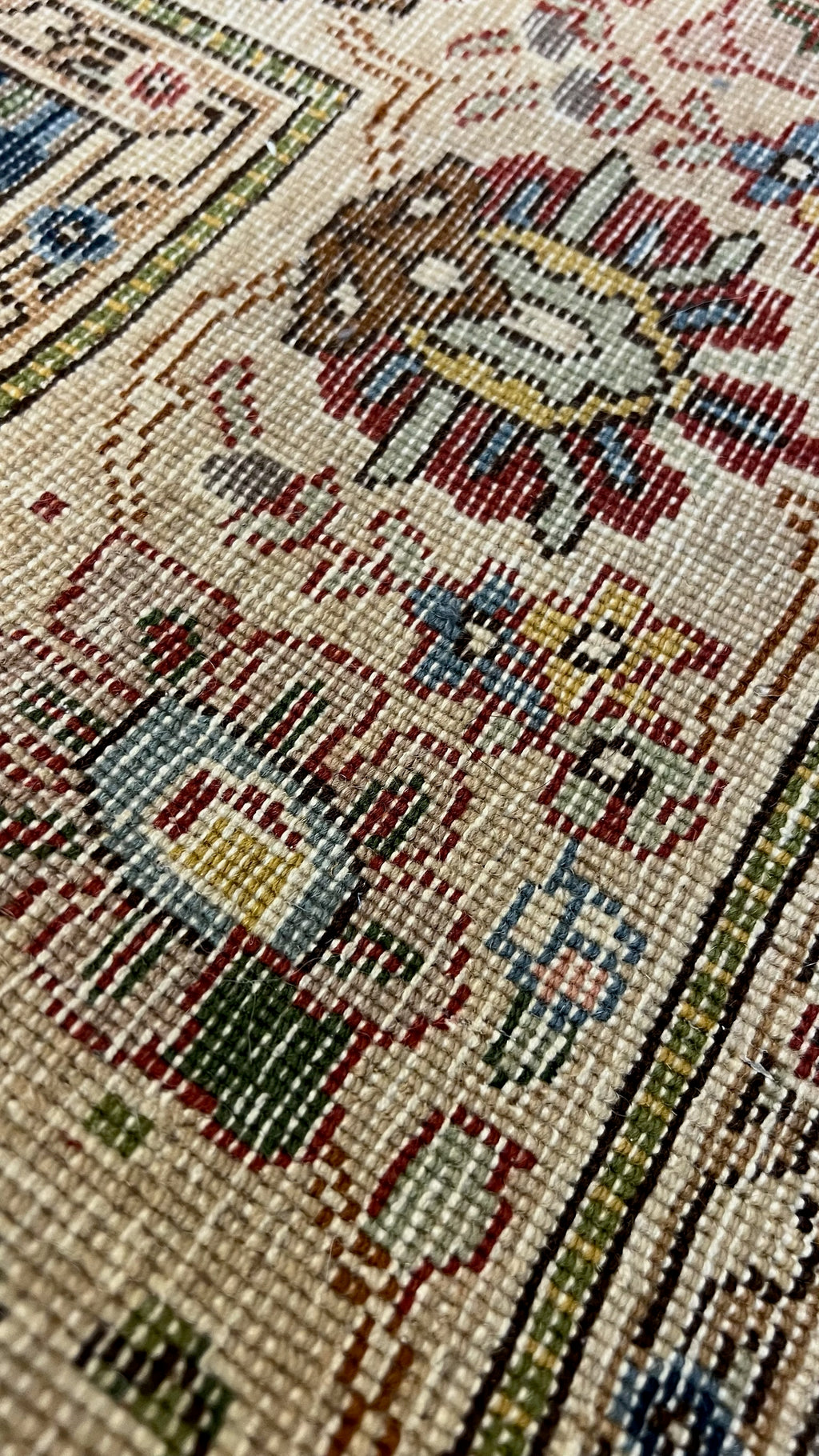 Hand-knotted Tabriz (Tapriz) carpet