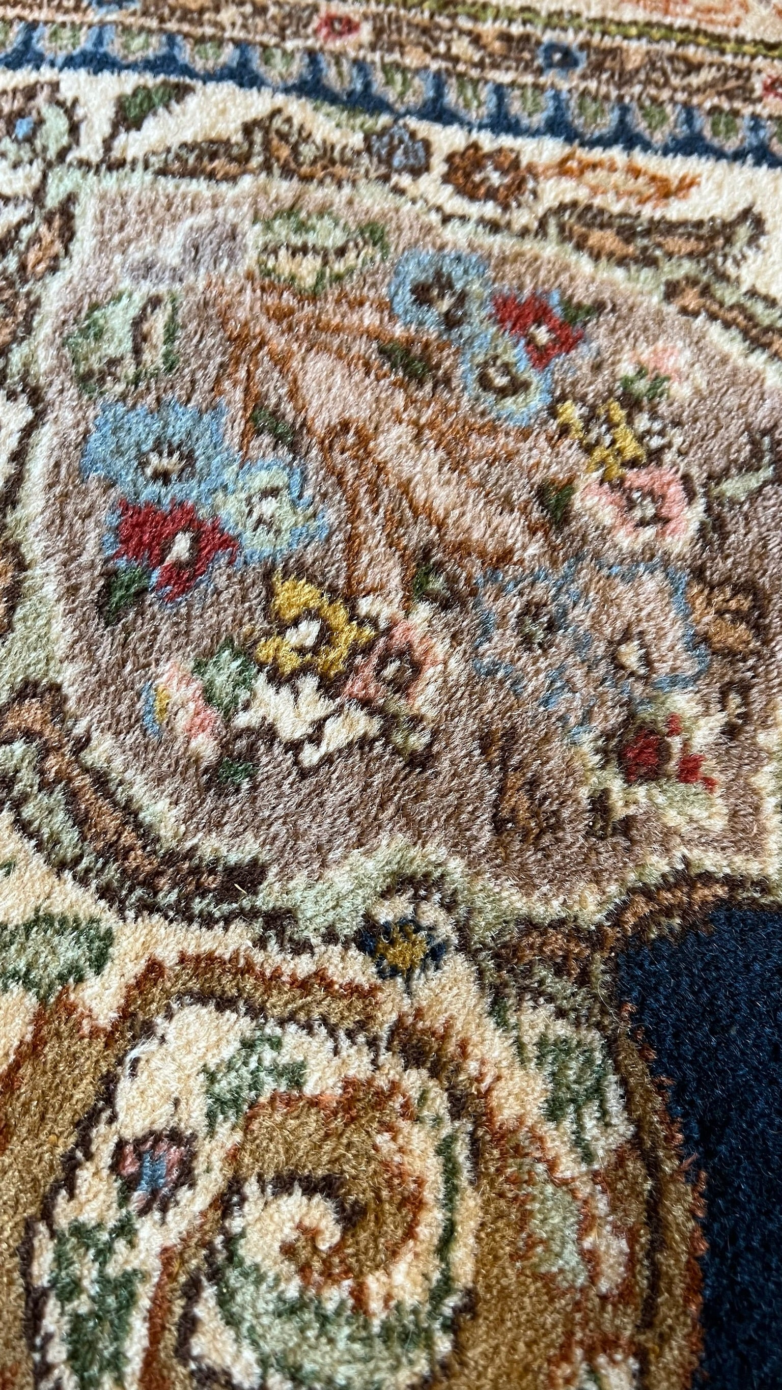 Hand-knotted Tabriz (Tapriz) carpet