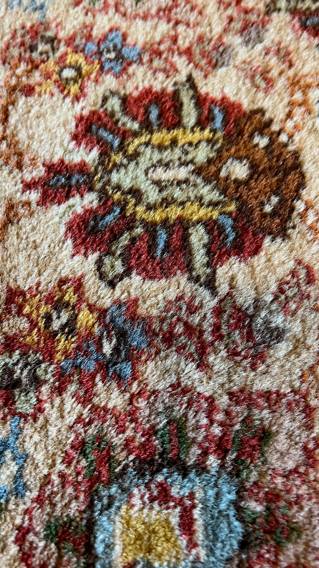 Hand-knotted Tabriz (Tapriz) carpet