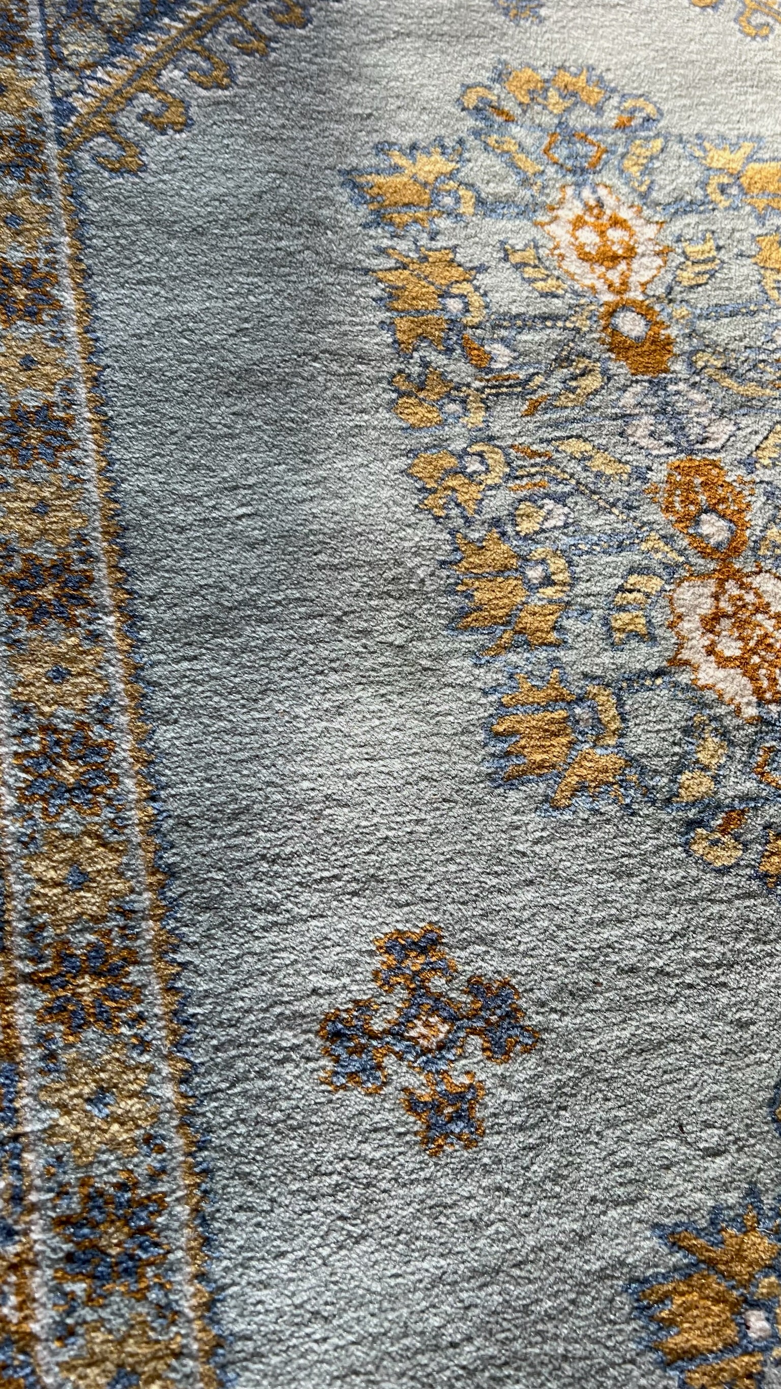 Beautiful Tunisian wool rug runner – 207 × 100 cm