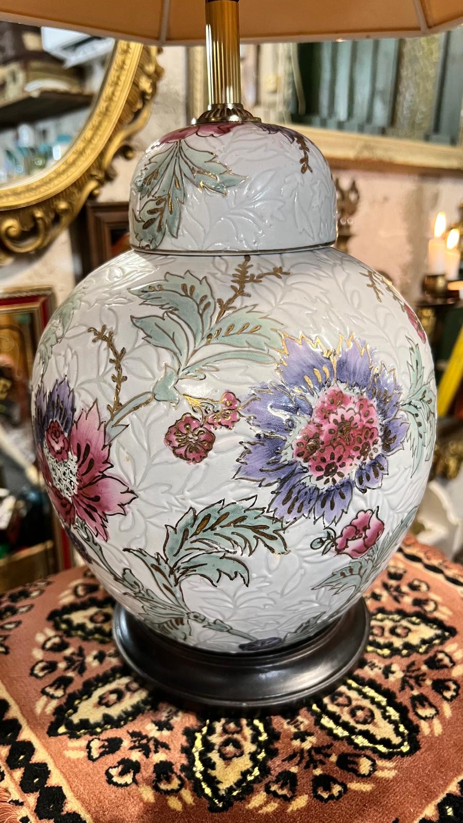 Decorative ceramic table lamp – floral pattern