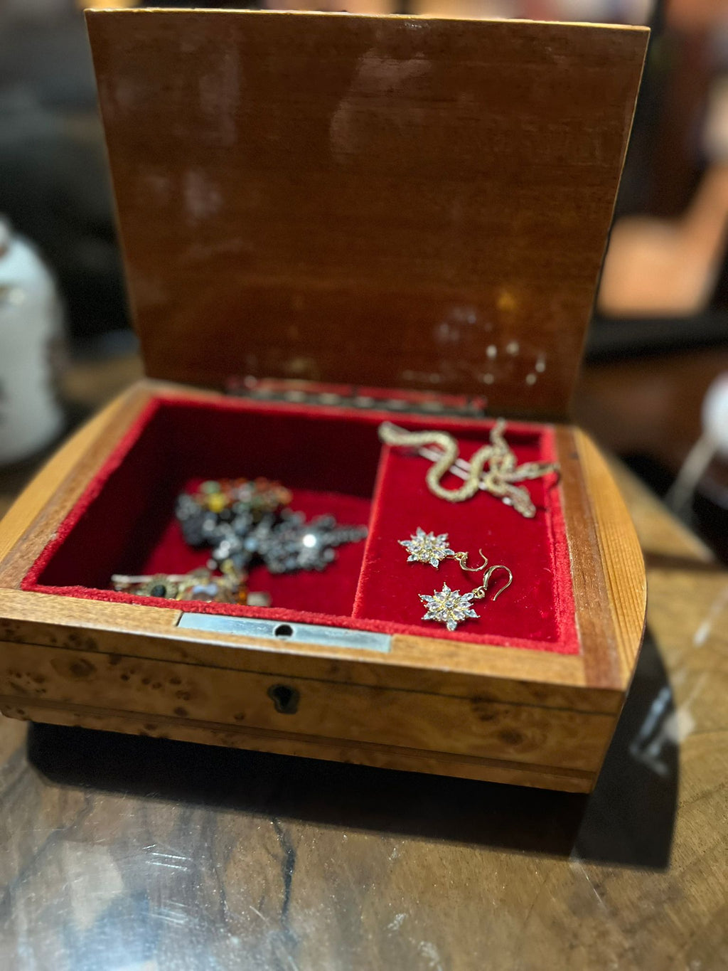 Vintage musical jewelry box
