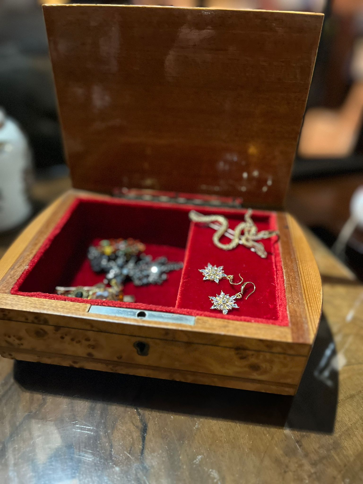 Vintage musical jewelry box