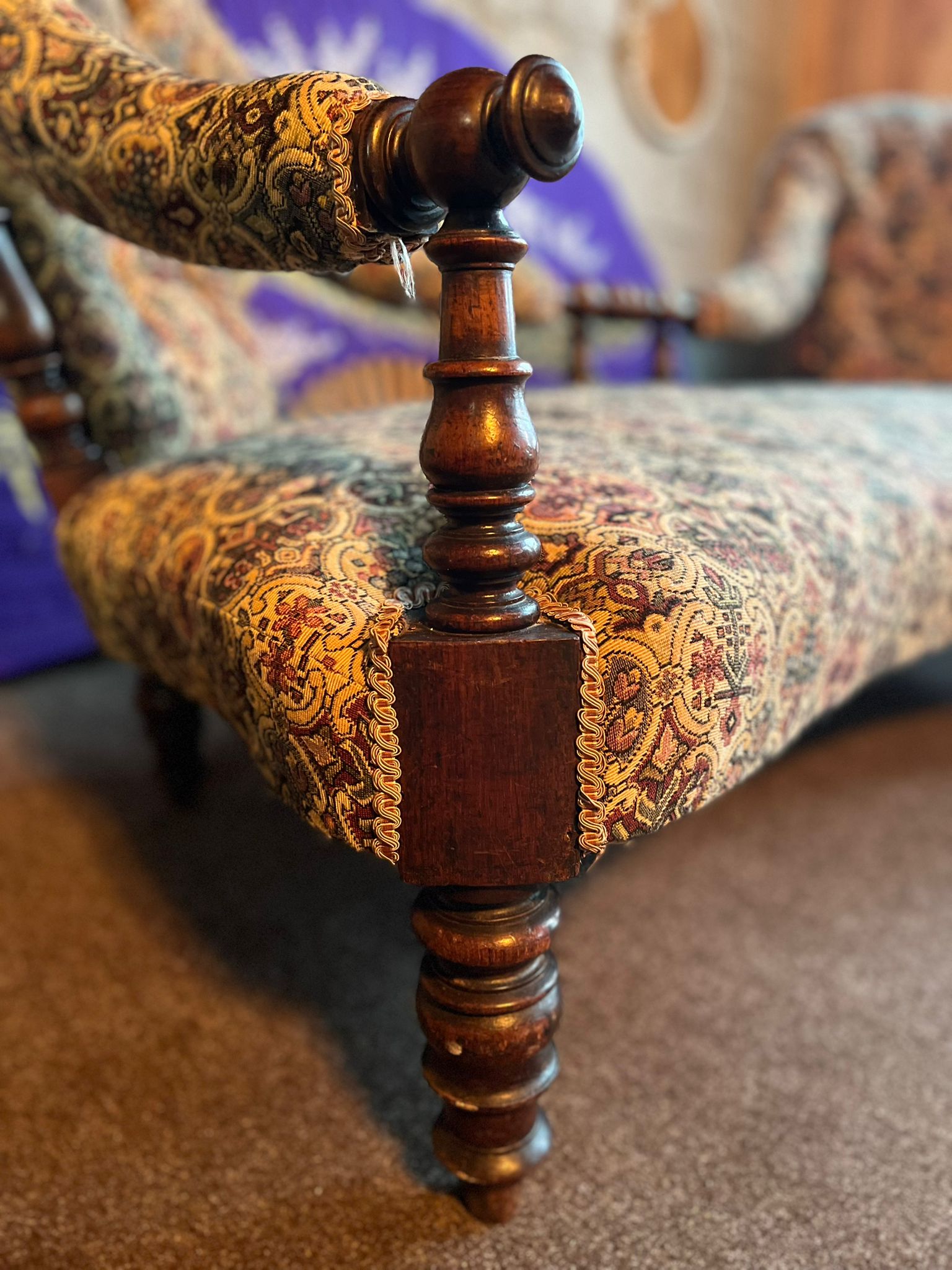 Antique Victorian two-seater “conversation sofa”
