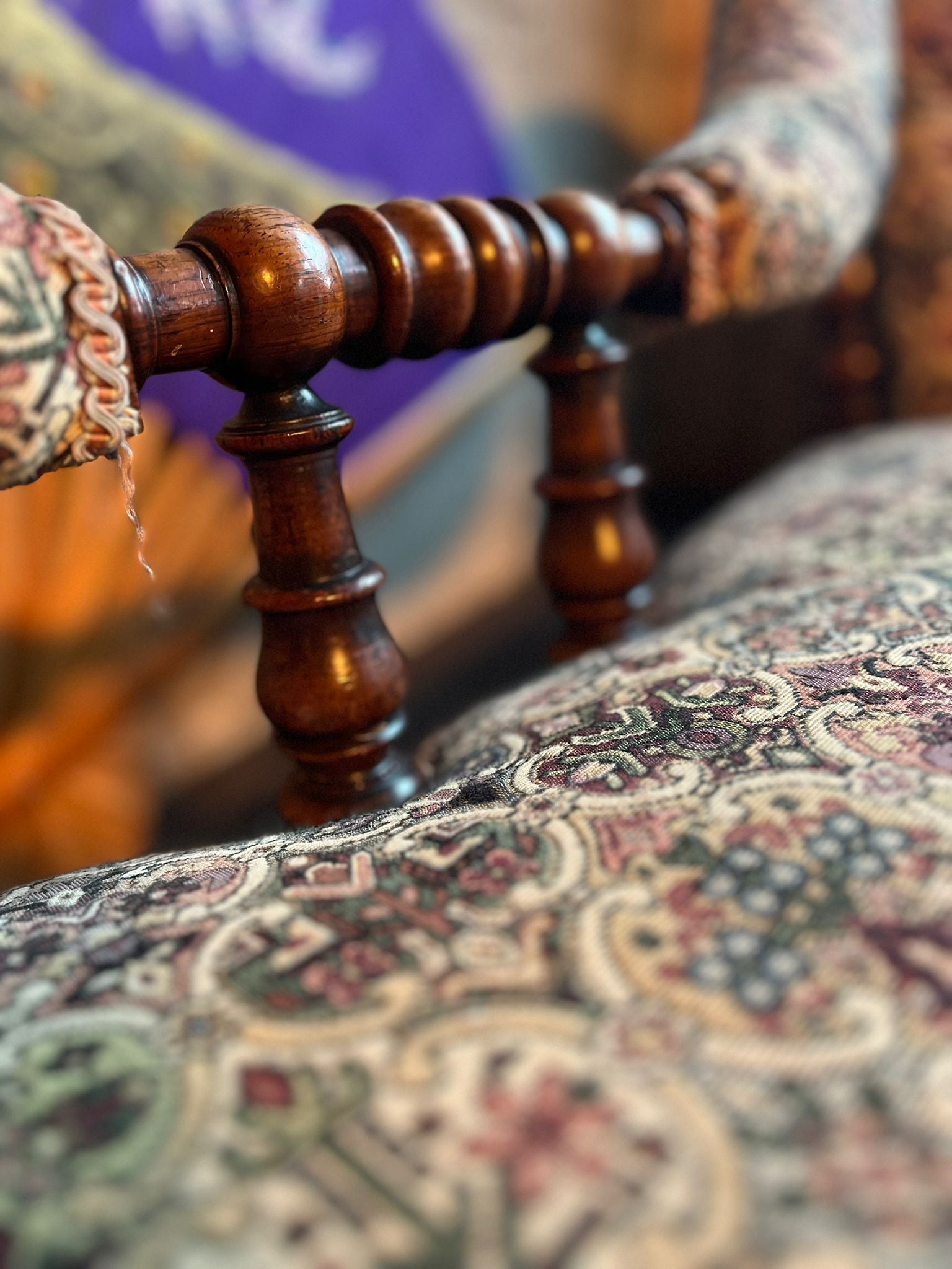 Antique Victorian two-seater “conversation sofa”